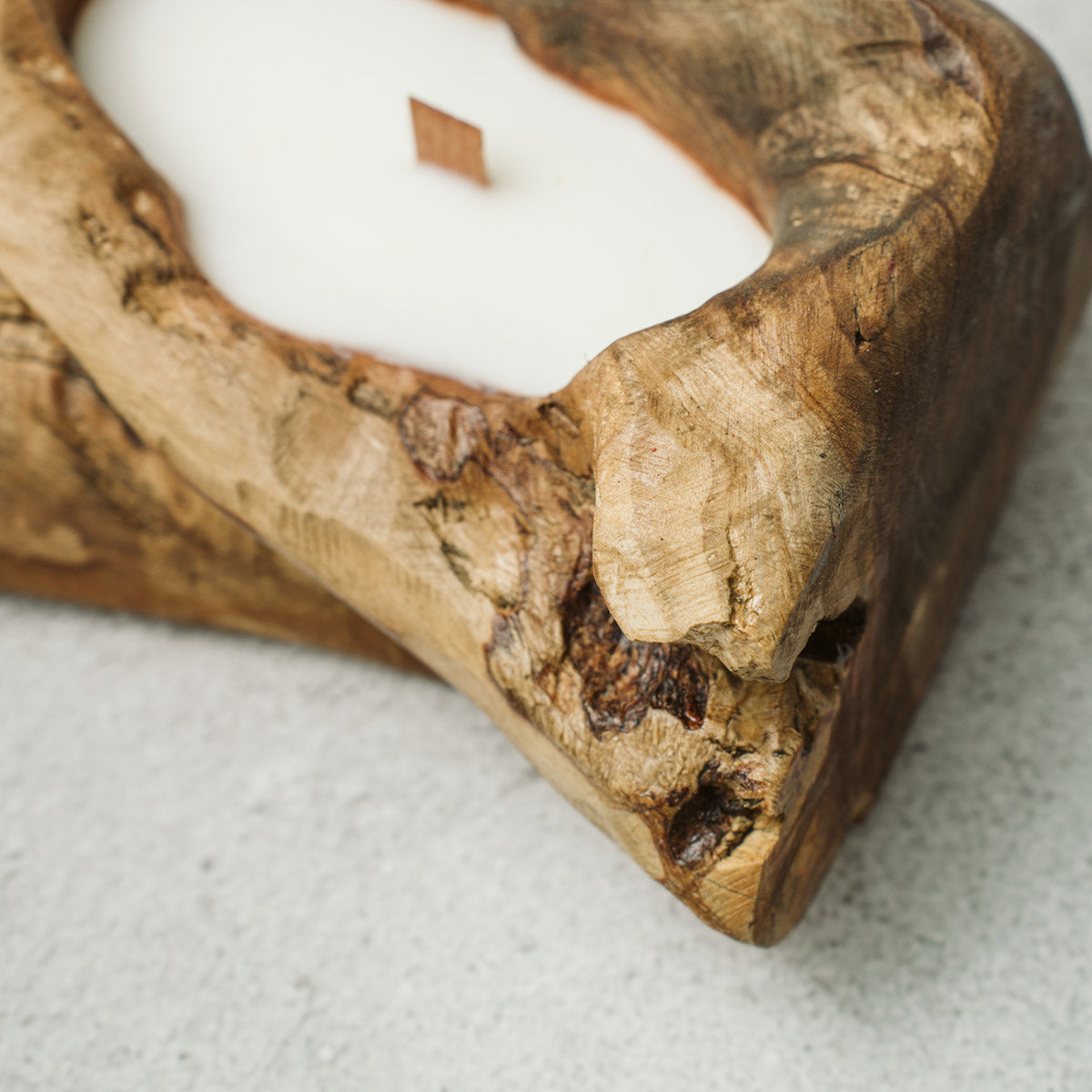 Diakosmitiko me ksilo elias kai keri sogias