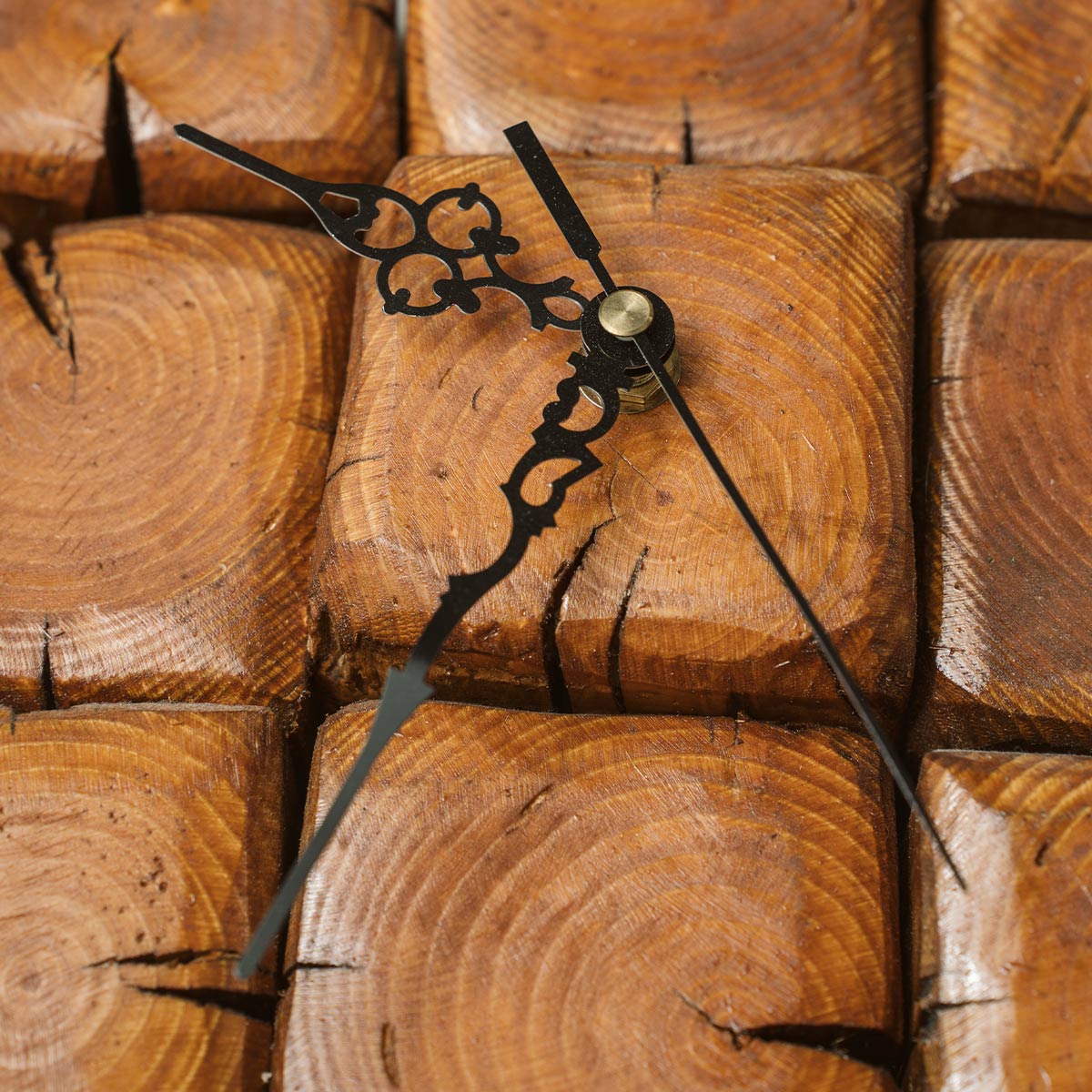 Xeiropoihto roloi apo silo kastanias