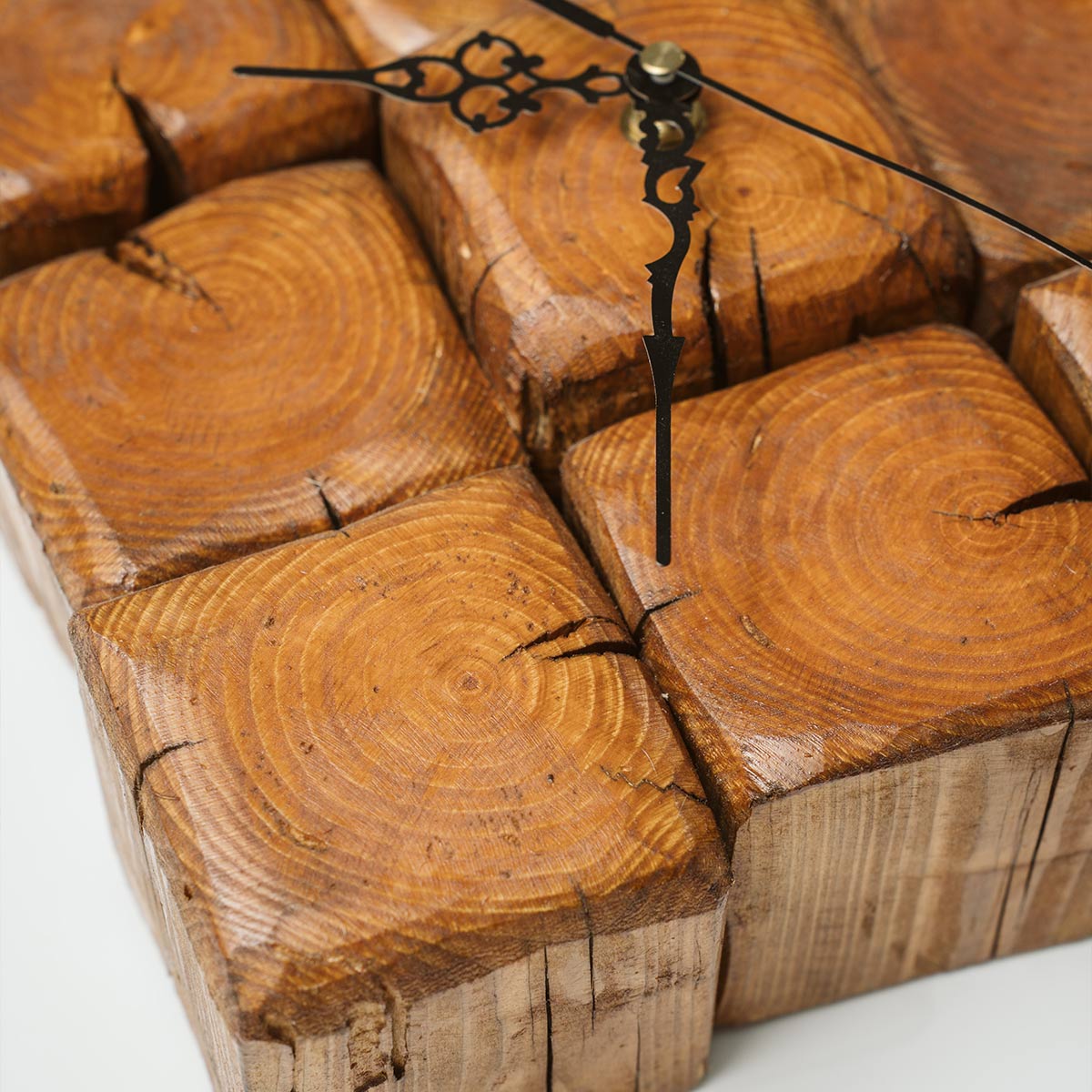 Xeiropoihto roloi apo silo kastanias