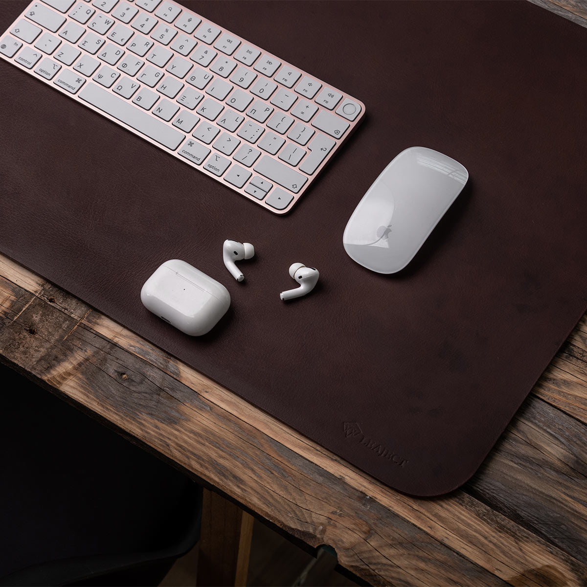 δερμάτινα desk pads και mouse pads